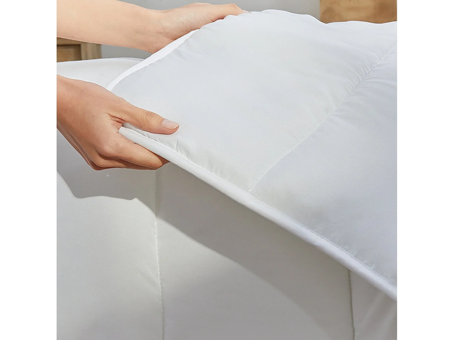 Couette de 280 x 240 cm en fibre creuse siliconée (polyester) de 5 cm - DERMO de PIKOLIN HOME