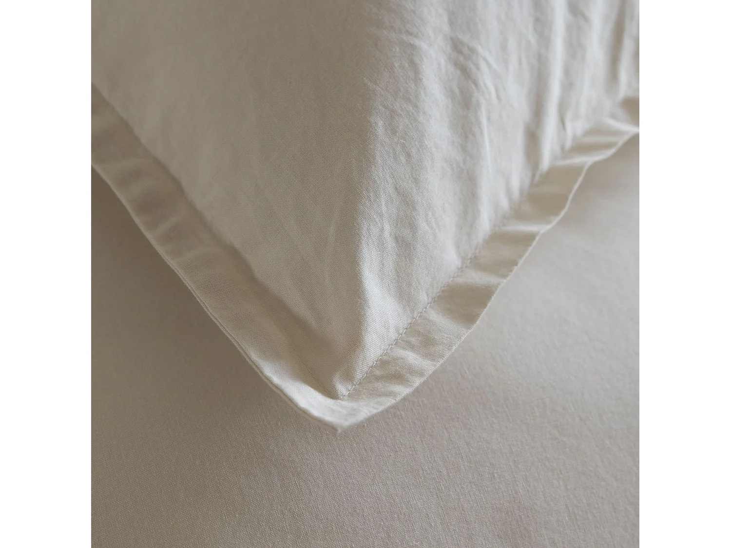 Taie d'oreiller coton lavé - SOMEO Beige 65x65 - CELESTE