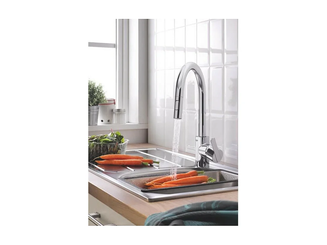 GROHE Feel Chrom Küchenarmatur mit ausziehbarer Brause und hohem Auslauf