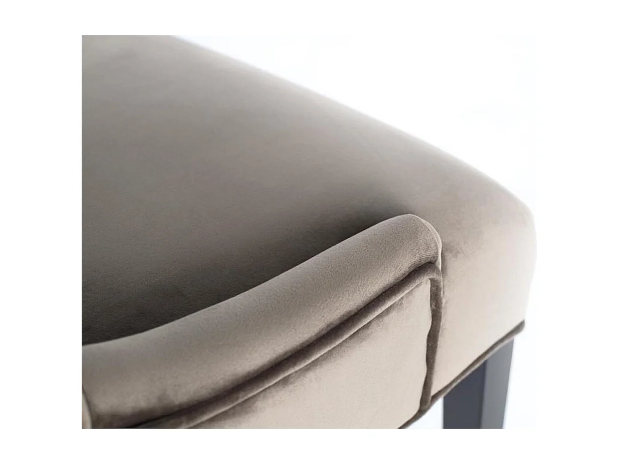 Ensemble de 4 chaises recouvertes de polyester finition velours