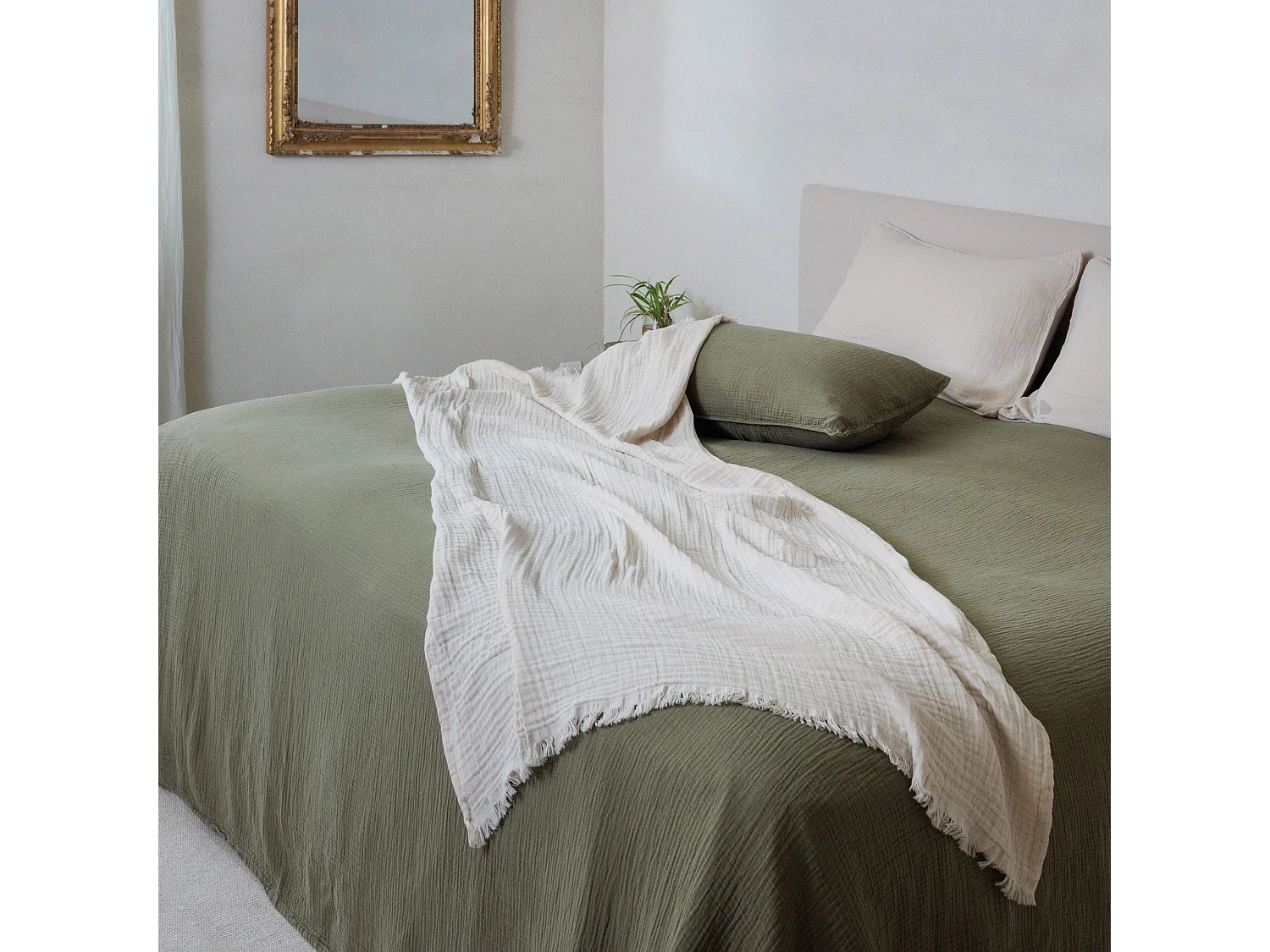 Couvre-lit 260x240 cm coton collection PAROS vert mousse