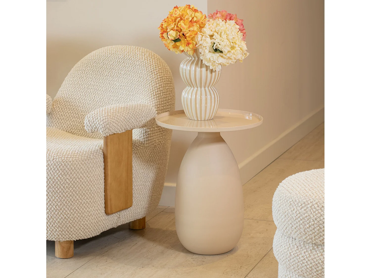 Now's Home - Table D'appoint Plateau En Metal Et Pied En Ceramique Ecru