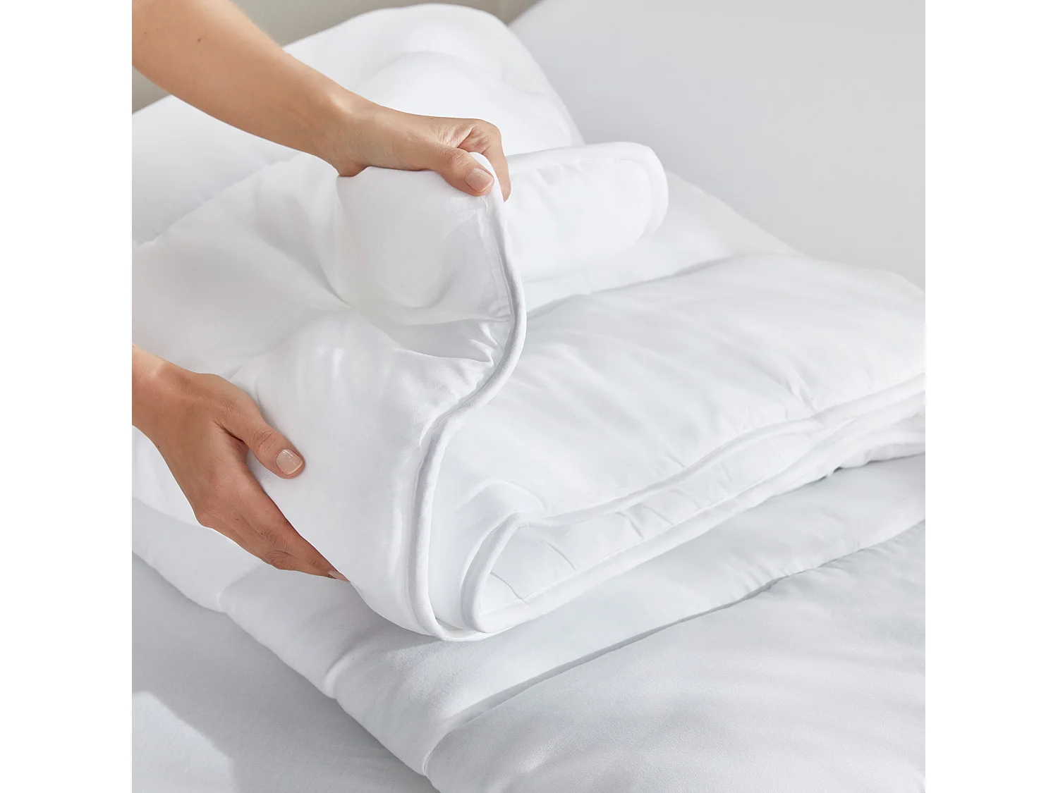 Relleno nórdico PIKOLIN HOME 150 x 220 cm, fibra Aloe Vera, 300 g/m², otoño-invierno, blanco