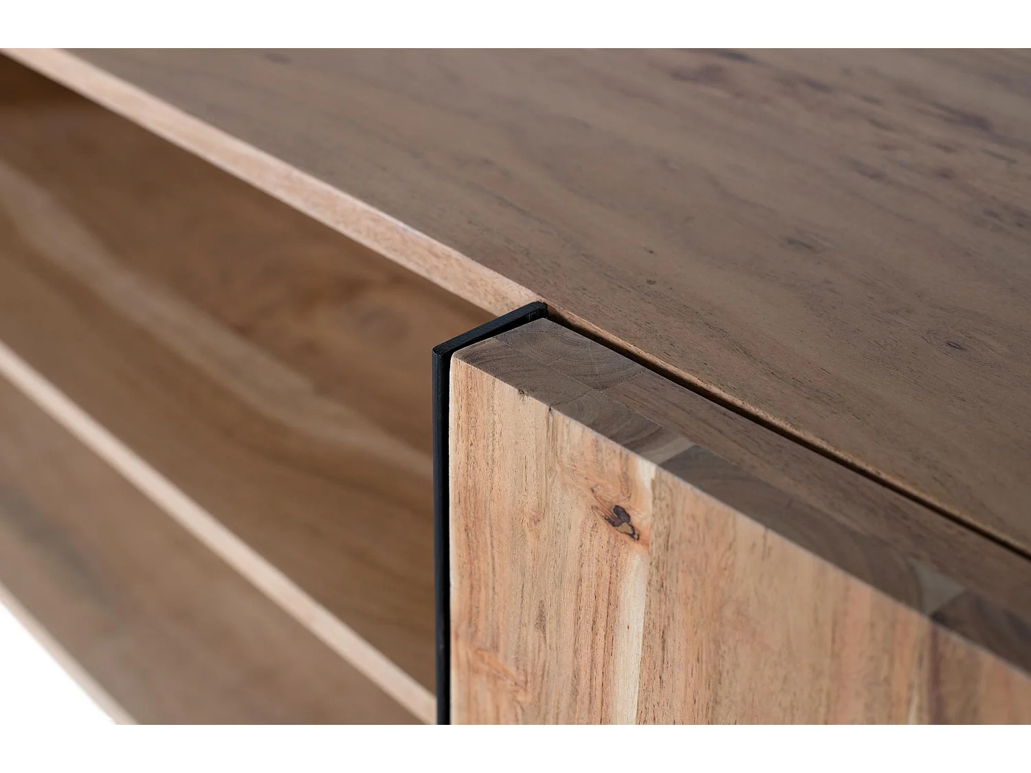 Stolik pod TV wykonany z akacji i metalu w naturalnym odcieniu