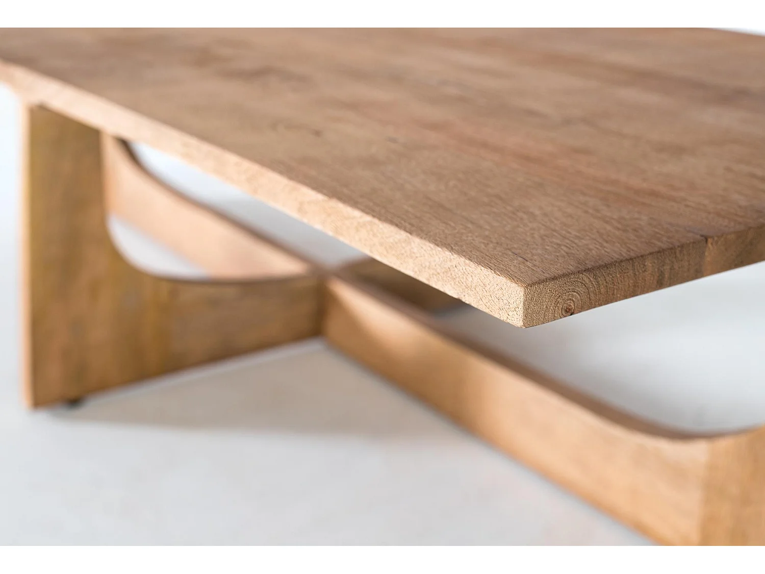 Couchtisch aus natürlichem Mangoholz