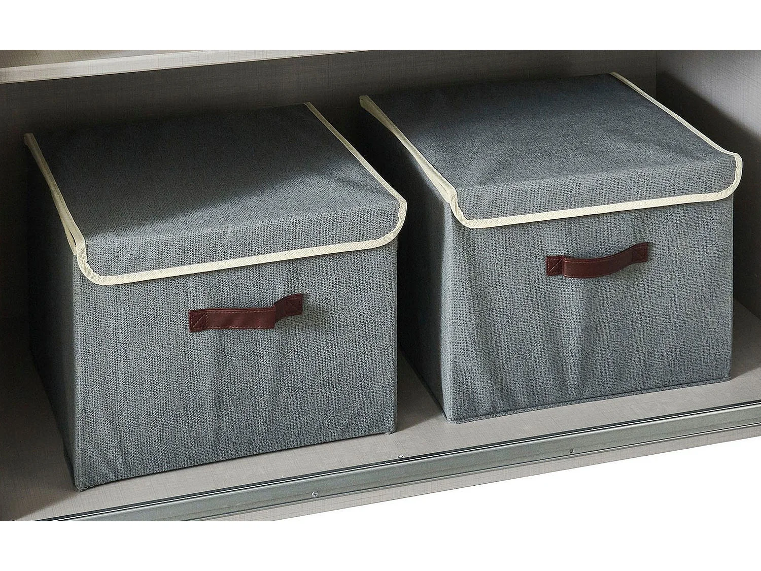 SCHWEBETÜRENSCHRANK Norderstedt Weiß / Spiegel 225 / 64 / 210cm