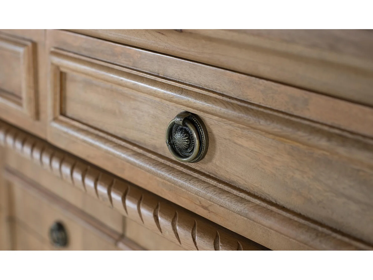 Buffet avec 4 tiroirs et 4 portes en bois de manguier