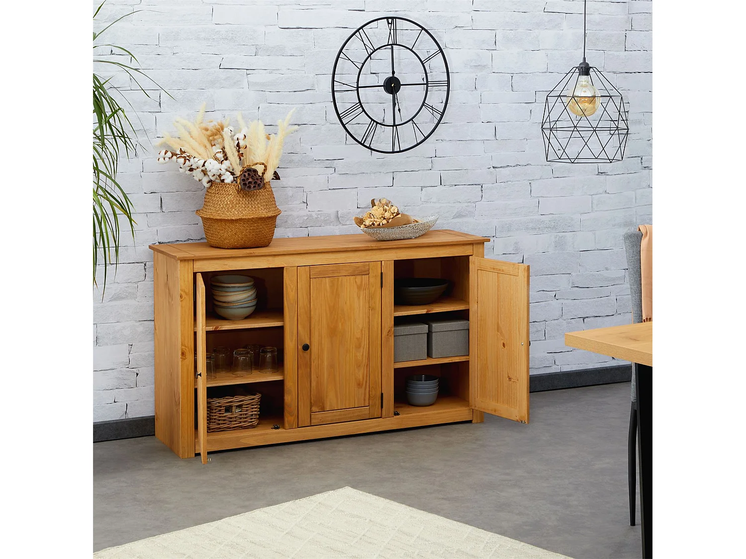 Buffet salle à manger CANCUN L 135 cm en bois massif finition laquée avec 3 portes battantes