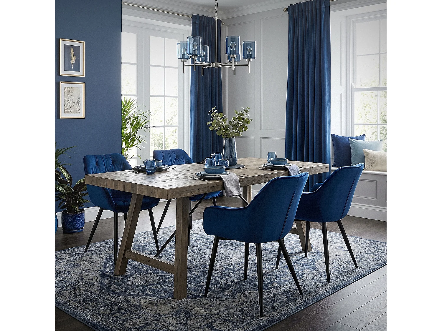 Lot de 6 chaises de salle à manger assise bleu foncé en velours pieds métal noir