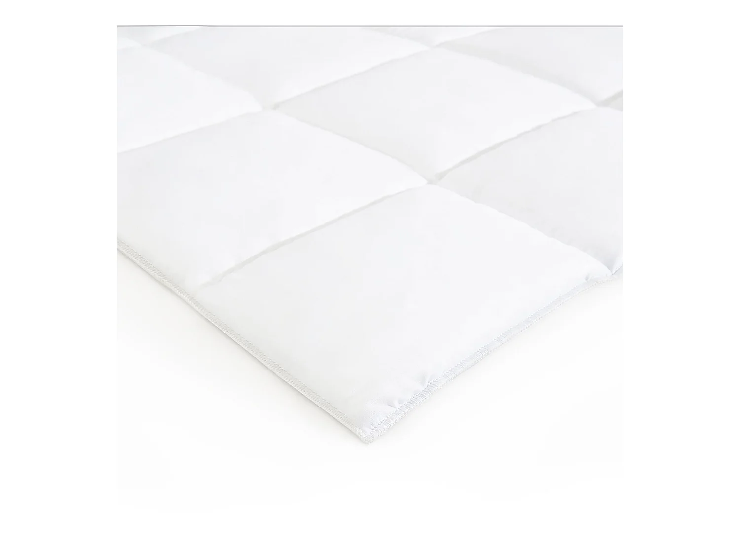Sommer Bettdecke 220x240 – Temperaturausgleichend, Allergikergeeignet & Waschbar