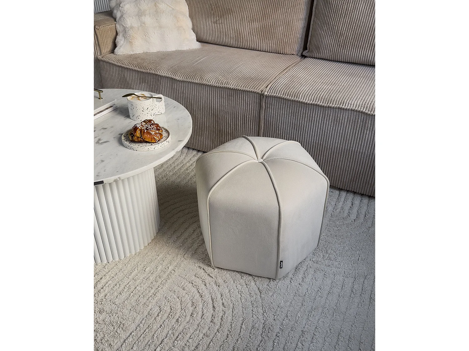 Pouf WISHEK Samtstoff Hellbeige 45 cm 45 cm 42 cm