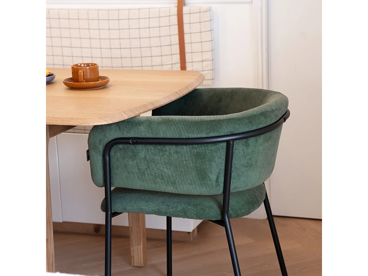 Lot de 2 fauteuils de table en velours côtelé vert, piètement noir - Malone