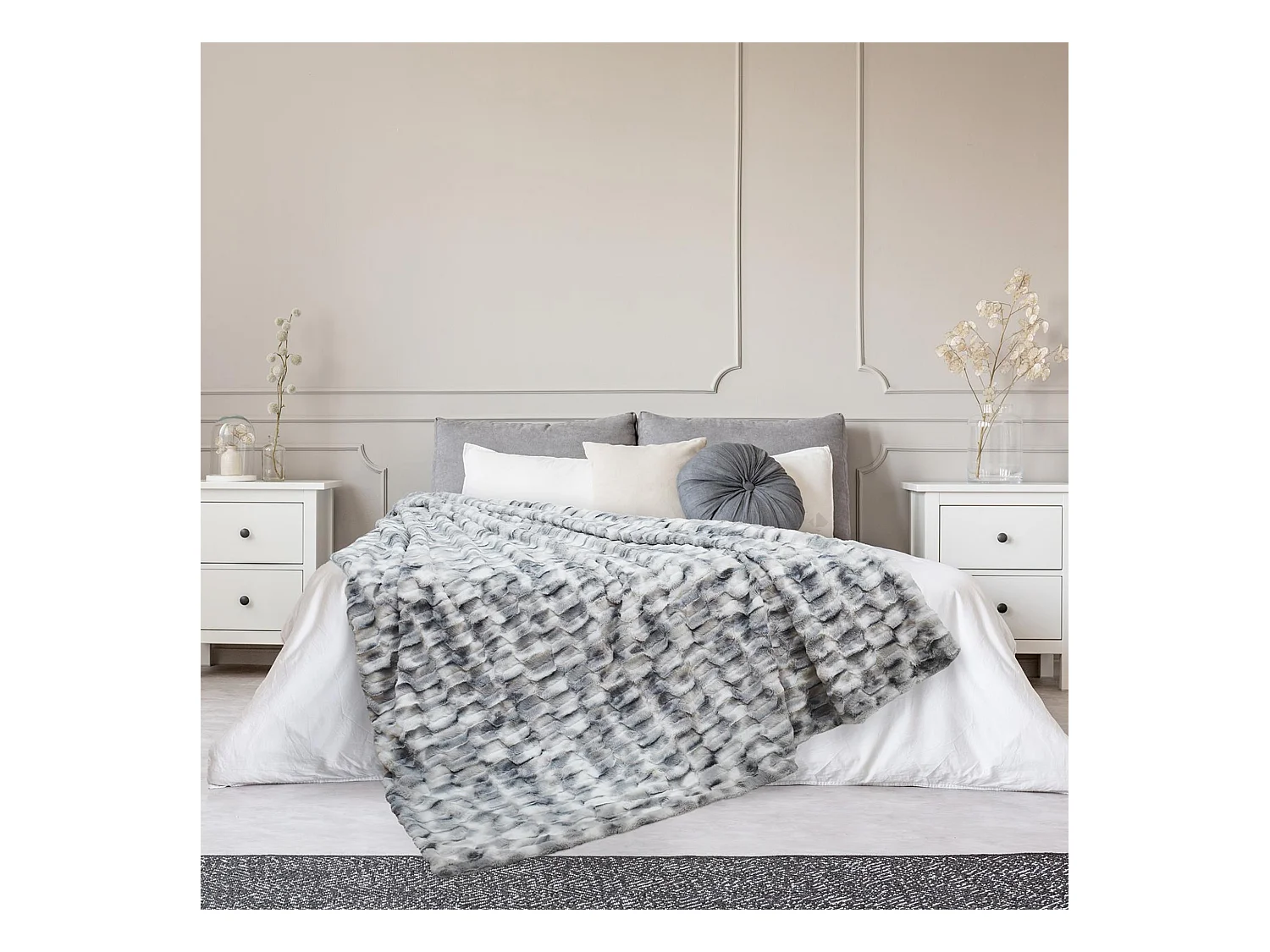 Plaid en polyester 140x200 cm NINA fausse fourrure bicolore noir et blanc