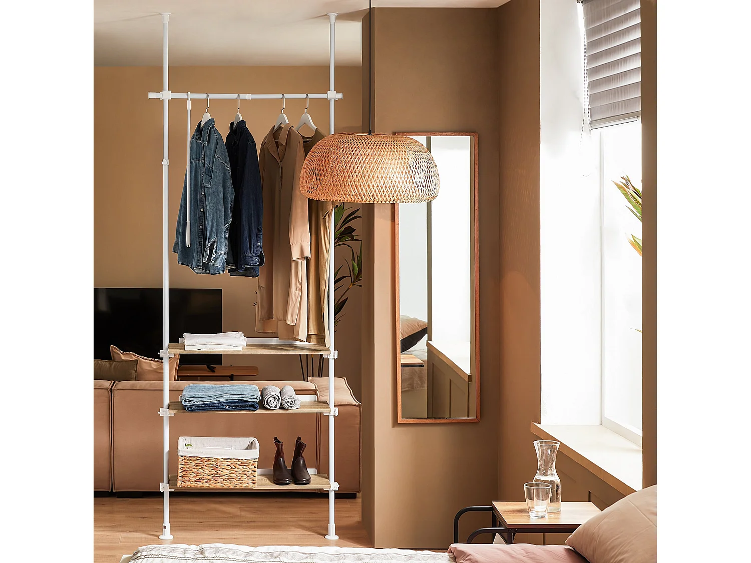 SoBuy KLS14-WN Télescopique Porte-vêtements Porte-manteau Réglable, 1 Barre, 3 Étagères et 1 Vêtement fork, L97 x H(193-262) cm