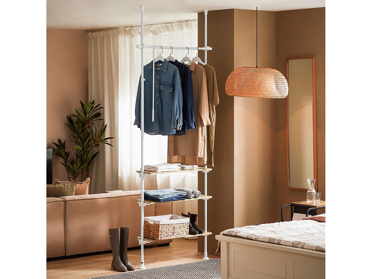 SoBuy KLS14-WN Télescopique Porte-vêtements Porte-manteau Réglable, 1 Barre, 3 Étagères et 1 Vêtement fork, L97 x H(193-262) cm