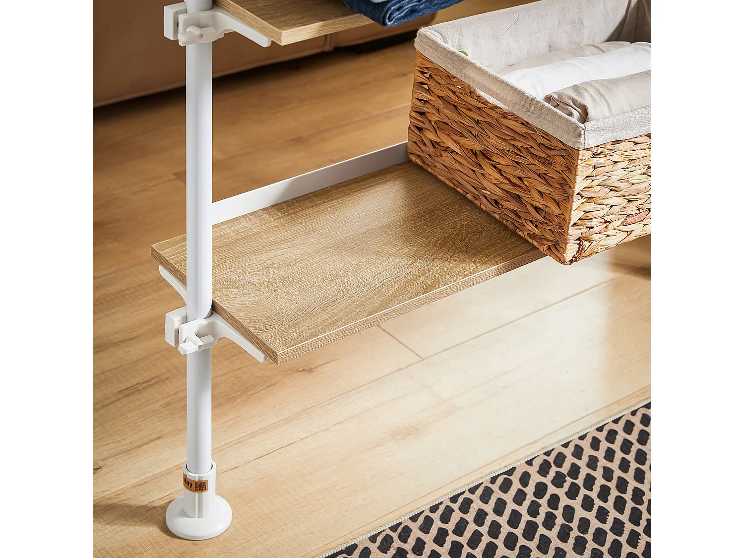 SoBuy KLS14-WN Télescopique Porte-vêtements Porte-manteau Réglable, 1 Barre, 3 Étagères et 1 Vêtement fork, L97 x H(193-262) cm