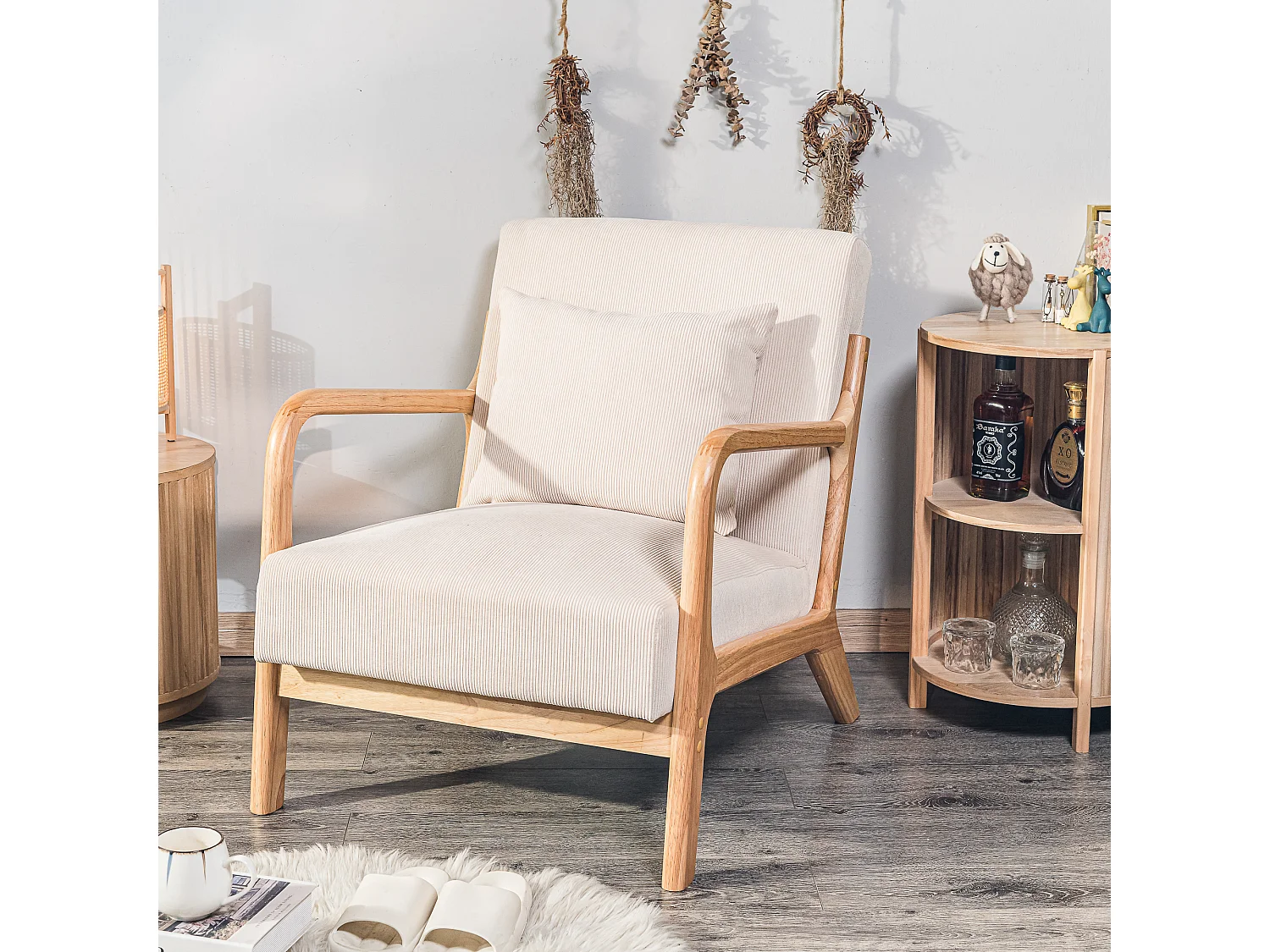 Fauteuil de salon en bois massif et velours côtelé beige