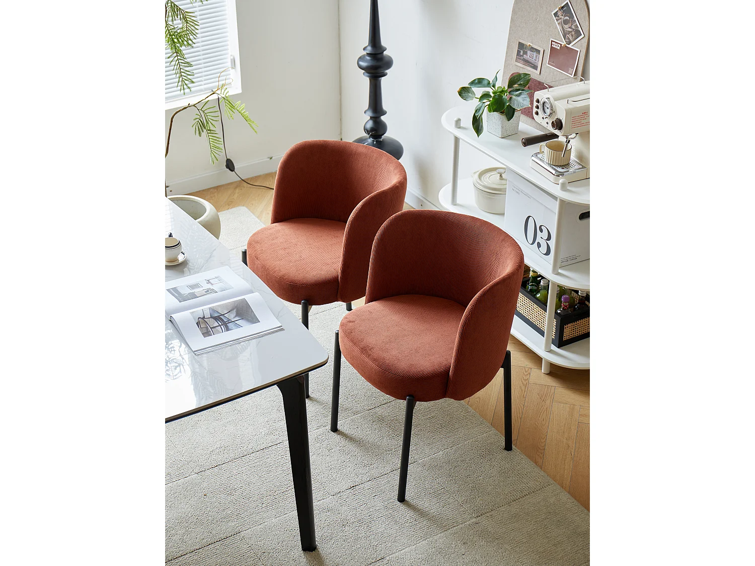 Lot de 2 chaises en métal et velours côtelé terracotta
