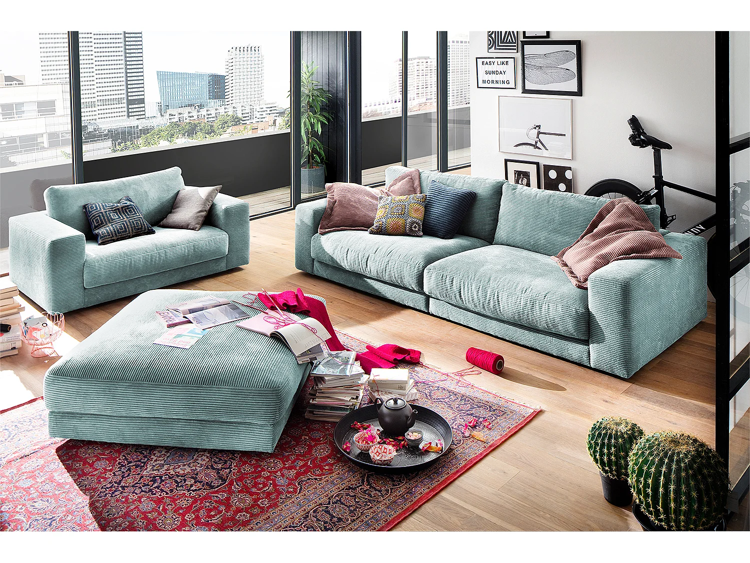 Puff tapizado - azul claro Pana - MADELINE