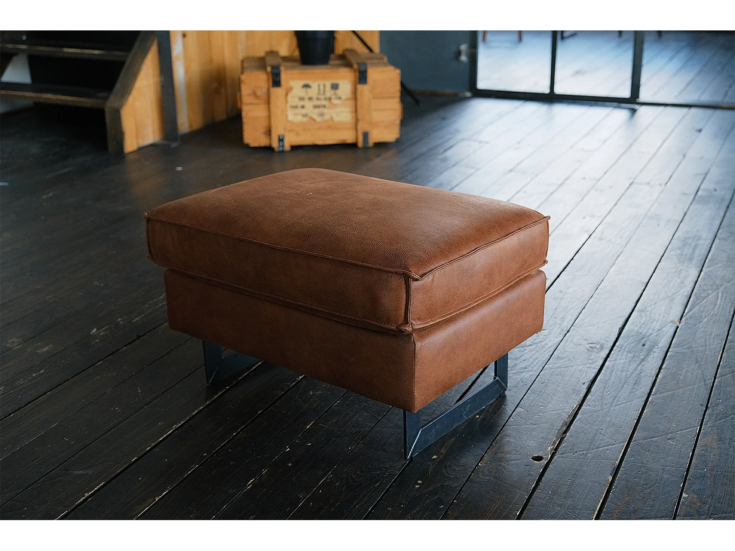 Pouf rembourré - marron similicuir - VILNIUS
