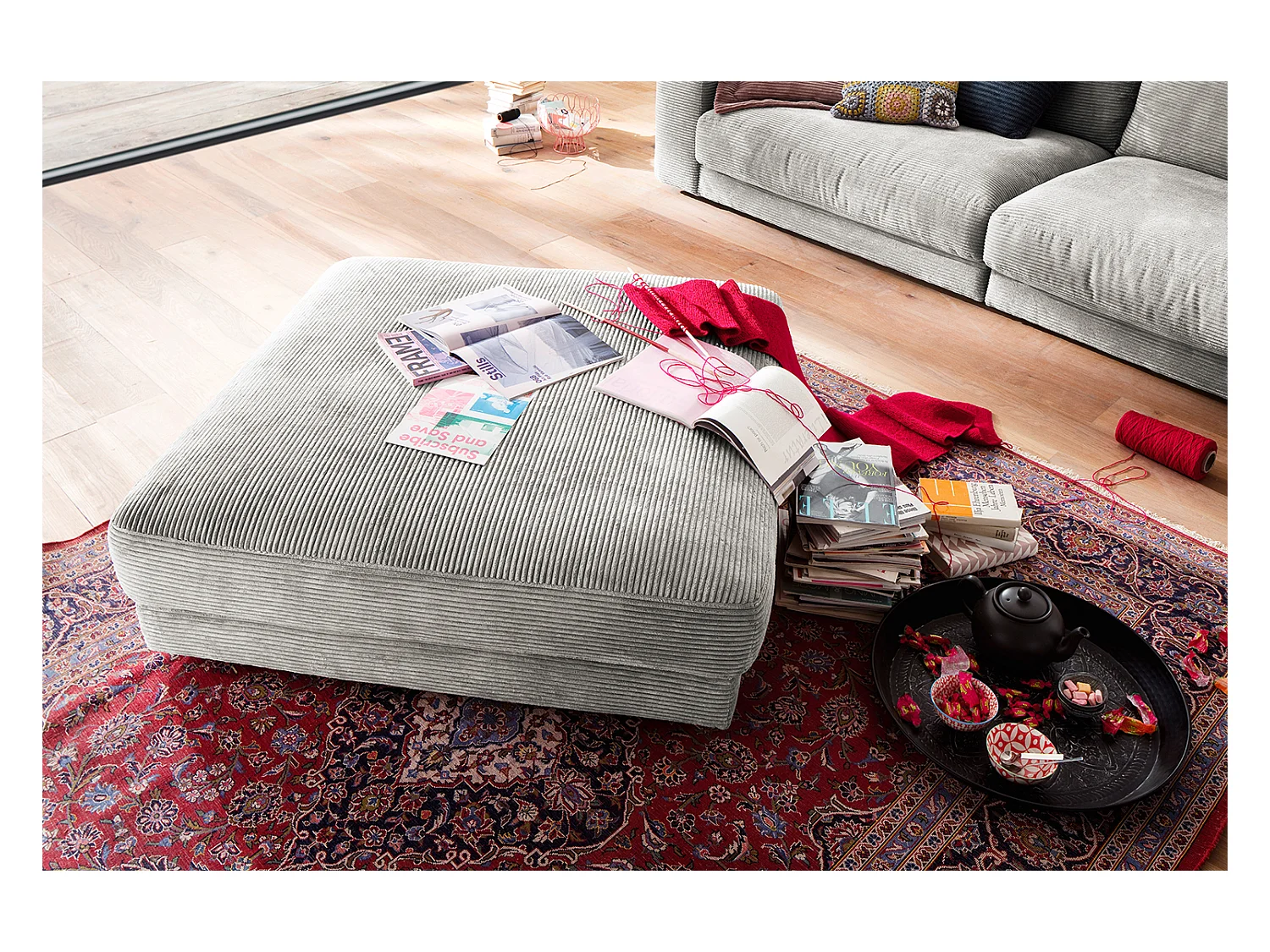 Pouf imbottito - grigio chiaro Velluto a coste - MADELINE