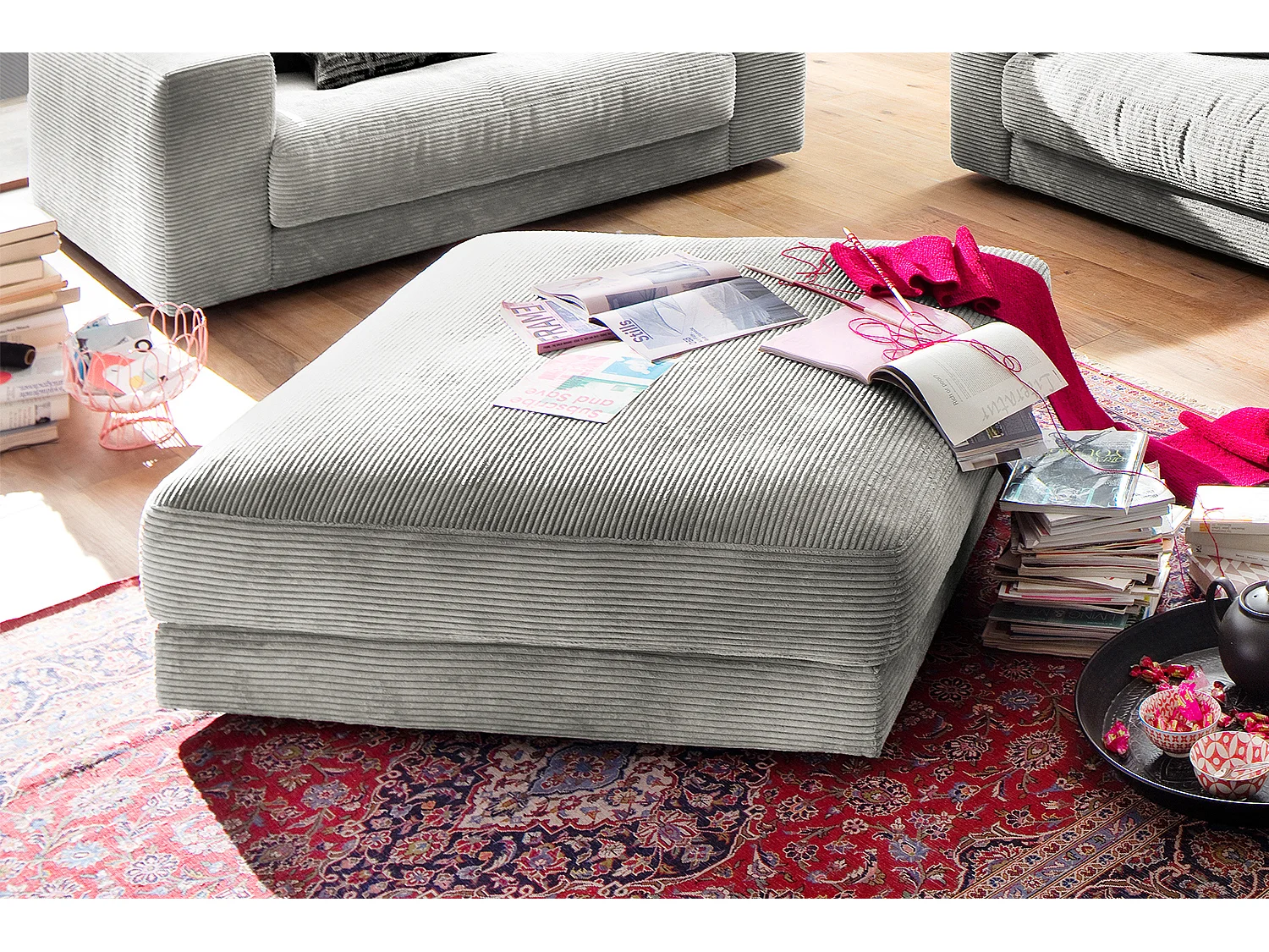 Pouf rembourré - gris clair Velours côtelé - MADELINE