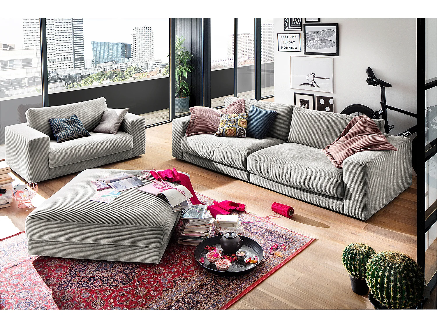 Pouf rembourré - gris clair Velours côtelé - MADELINE