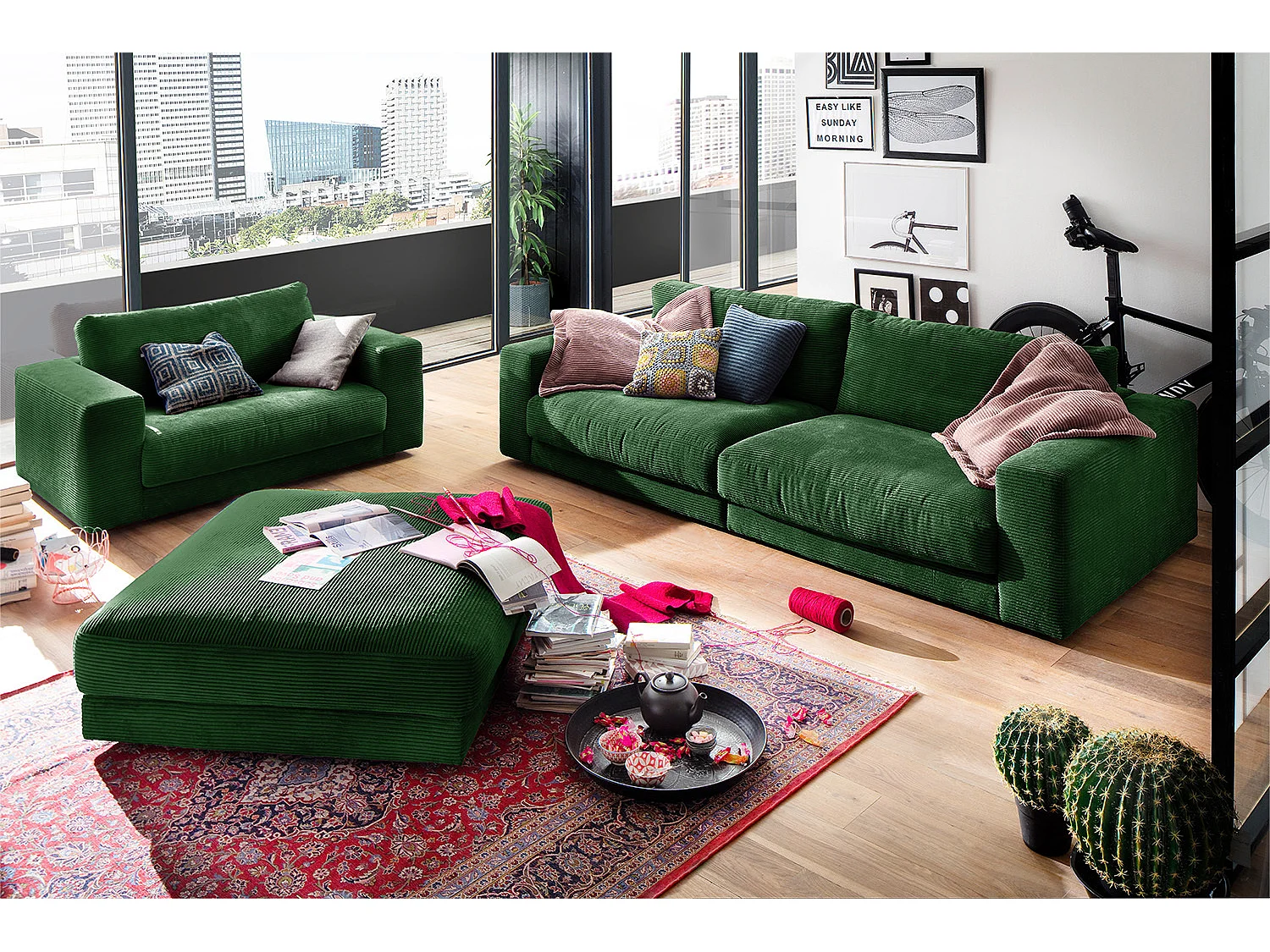 Polsterhocker - Dunkelgrün Cord - MADELINE