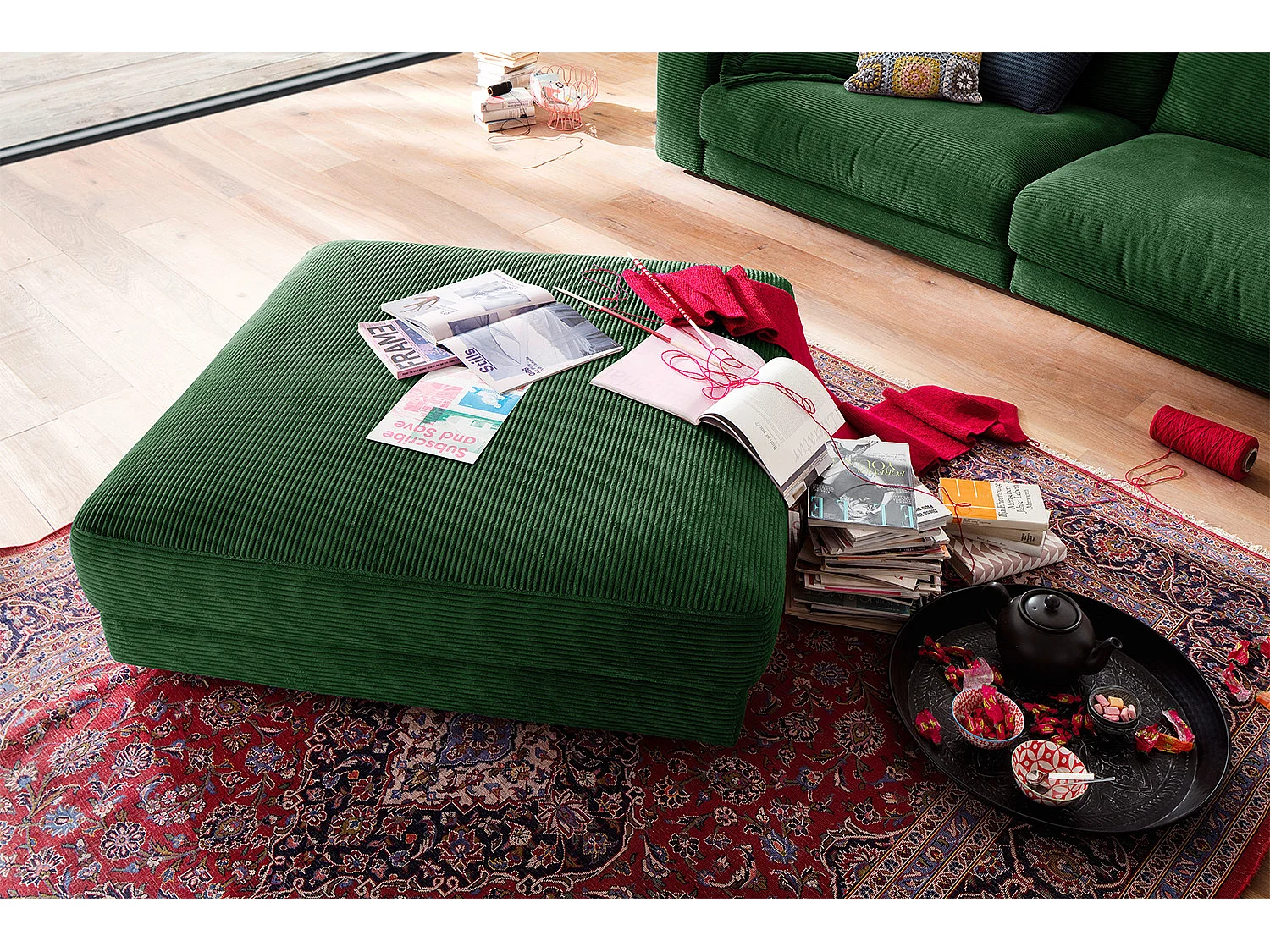 Polsterhocker - Dunkelgrün Cord - MADELINE