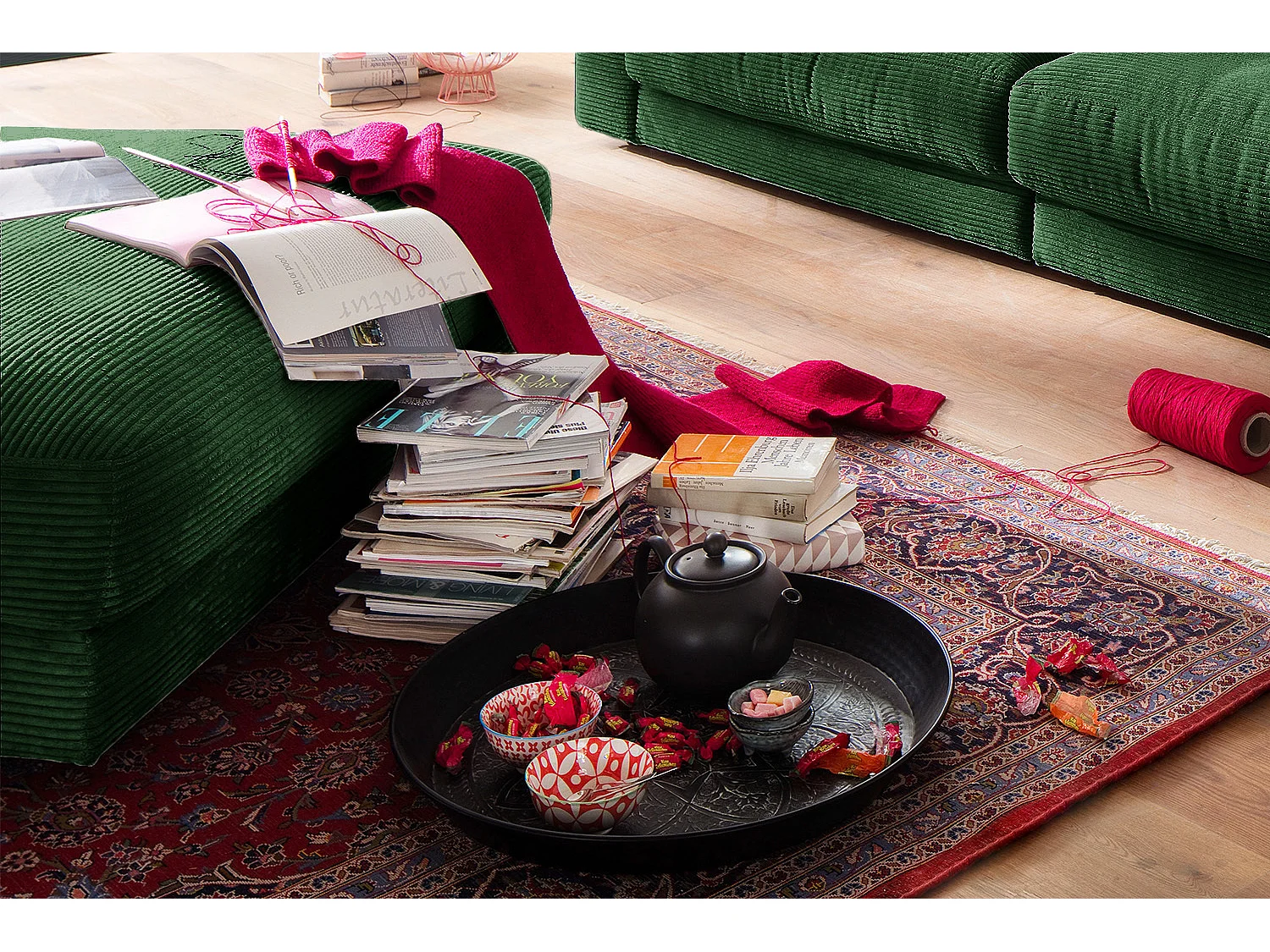 Polsterhocker - Dunkelgrün Cord - MADELINE