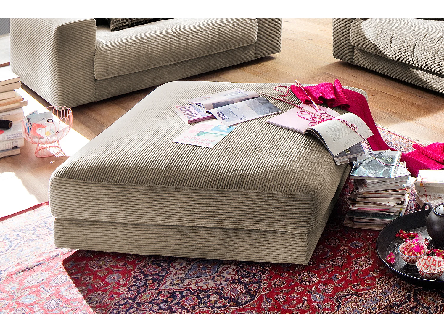 Pouf rembourré - taupe Velours côtelé - MADELINE