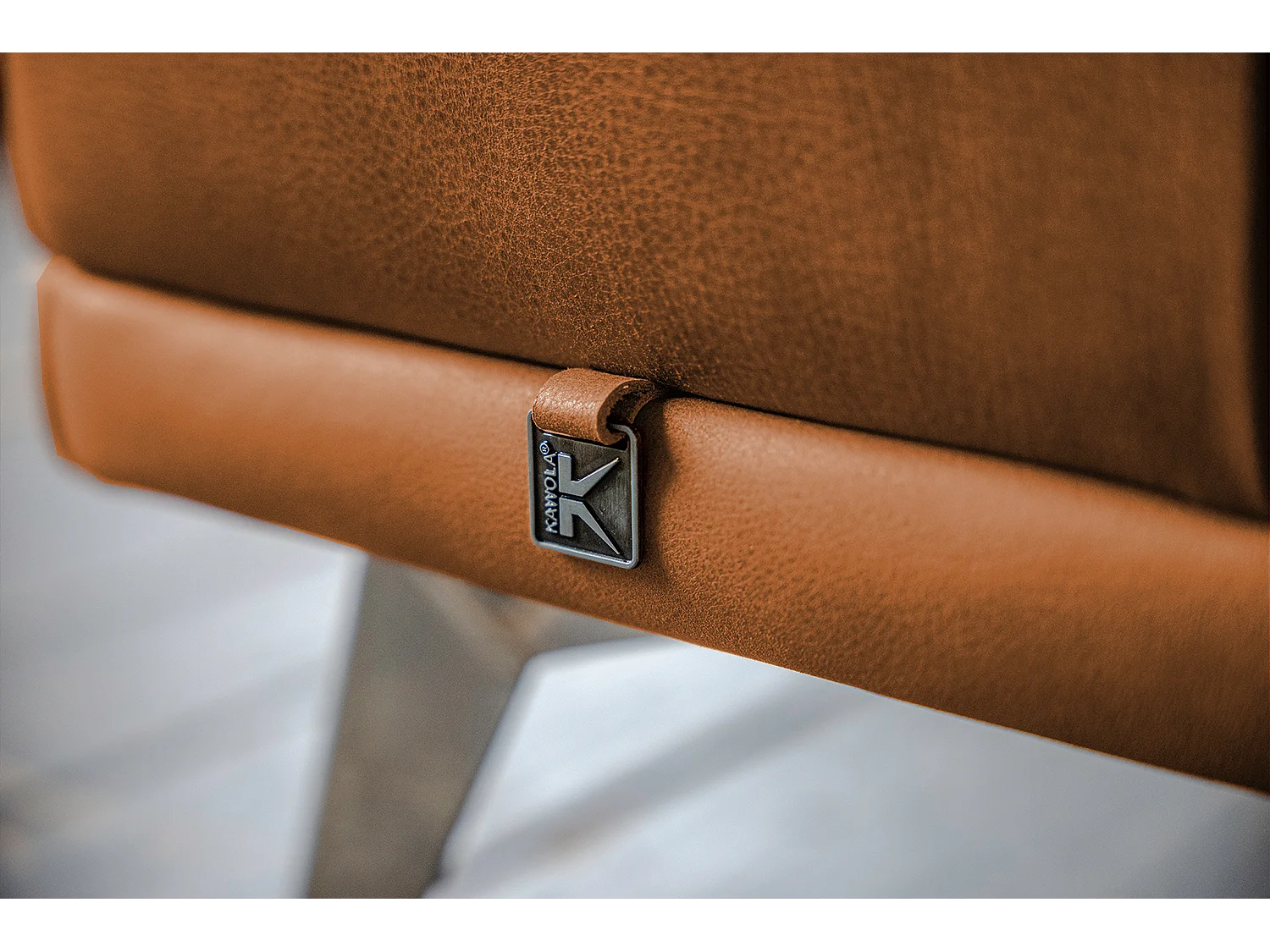 Pouf rembourré - marron cuir - WIOLO