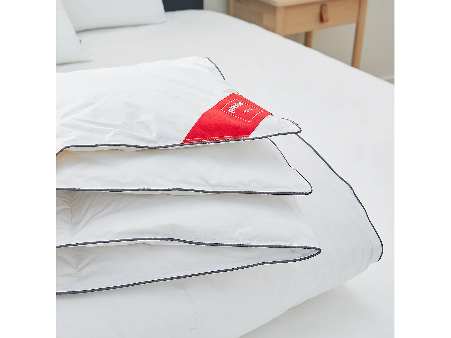 Couette 200 x 200 cm en duvet d’oie 96 % - 220 g/m², ESSENTIAL PIKOLIN HOME