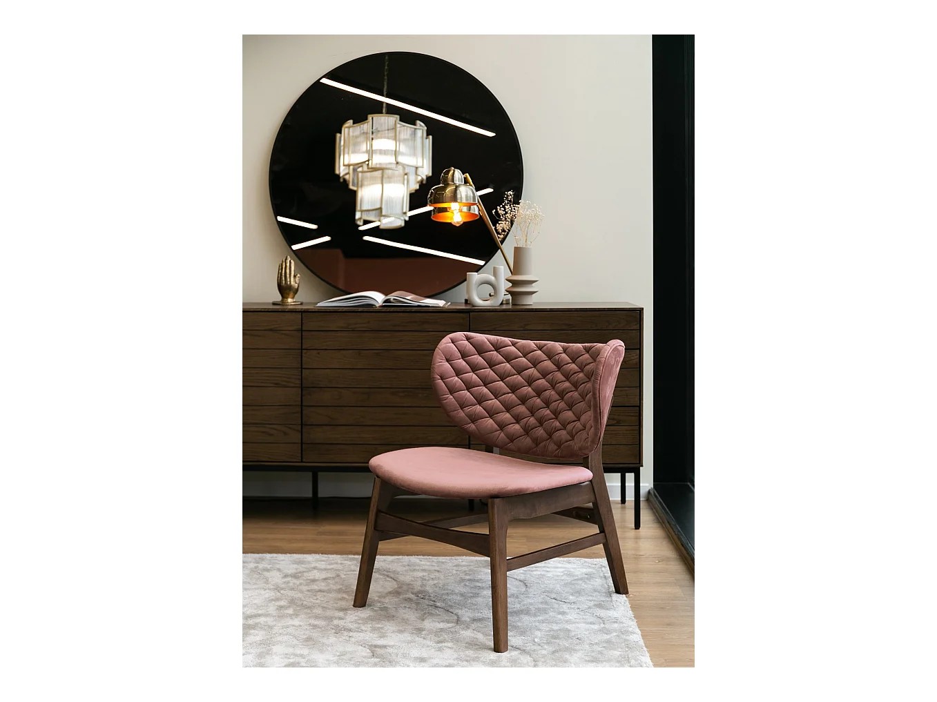 Fauteuil - en rose foncé avec pieds en bois - TURKUL