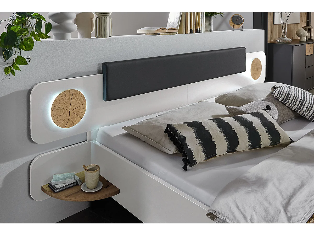 Ensemble de chambre à coucher complète coloris blanc, rechampis imitation bois