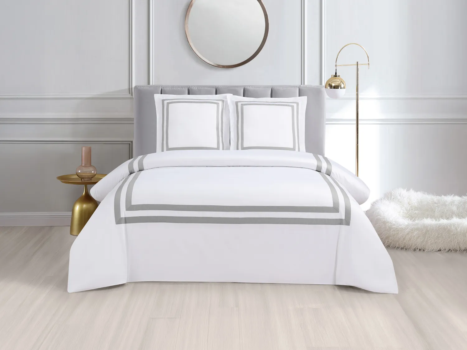 Parure de lit en satin 100% coton 120 fils/cm² - Housse de couette 240 x 260 cm + 2 taies d'oreiller 65 x 65 cm - Blanc bordure grise - ELORA de PALACIO
