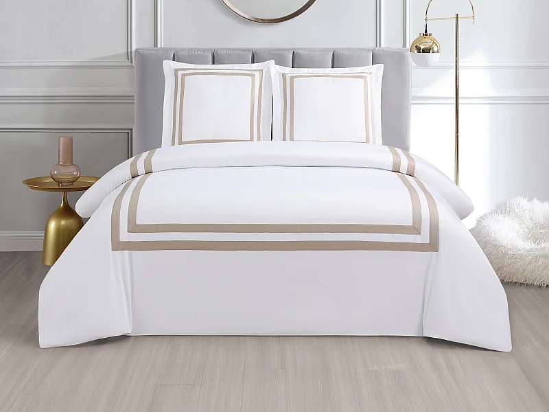 Satinbettwäsche - 100 % Baumwolle - 120 Fäden/cm² - Bettdeckenbezug 240 x 260 cm + 2 Kissenbezüge 65 x 65 cm - Weiß mit taupefarbener Bordüre - ELORA von PALACIO