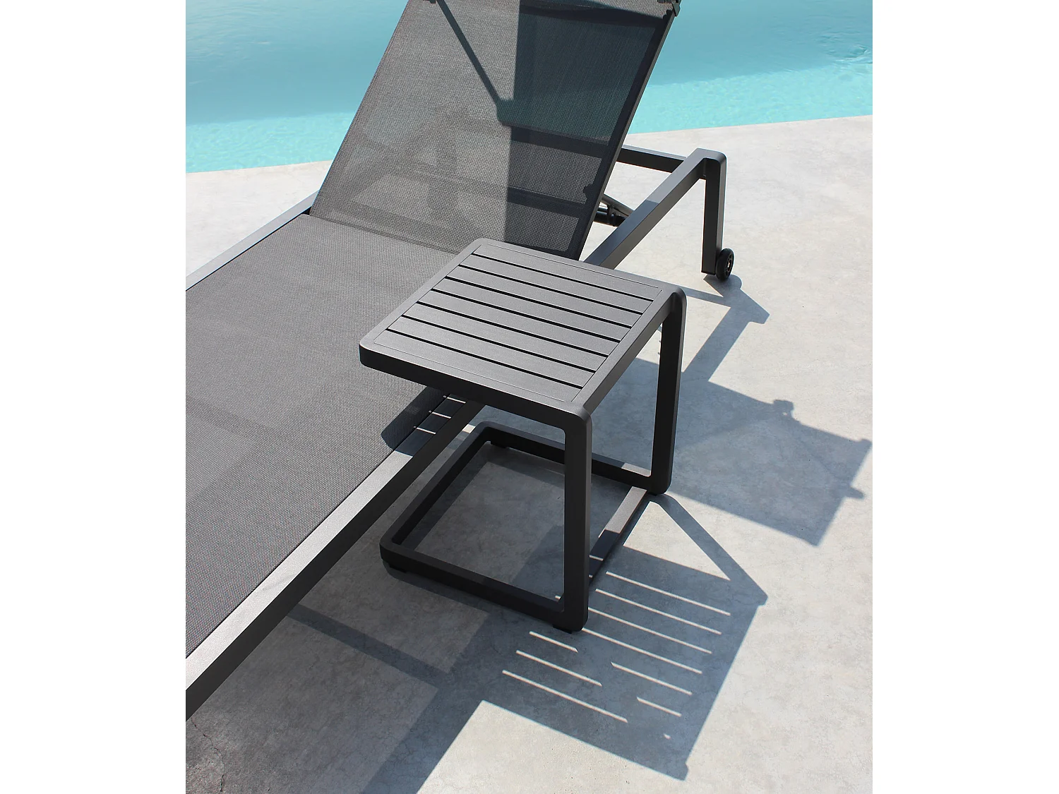 MilaniHome.it - tavolino da giardino in alluminio di design per esterno giardino cm 40 l x 40 p x 45 hdi coloreAntracite