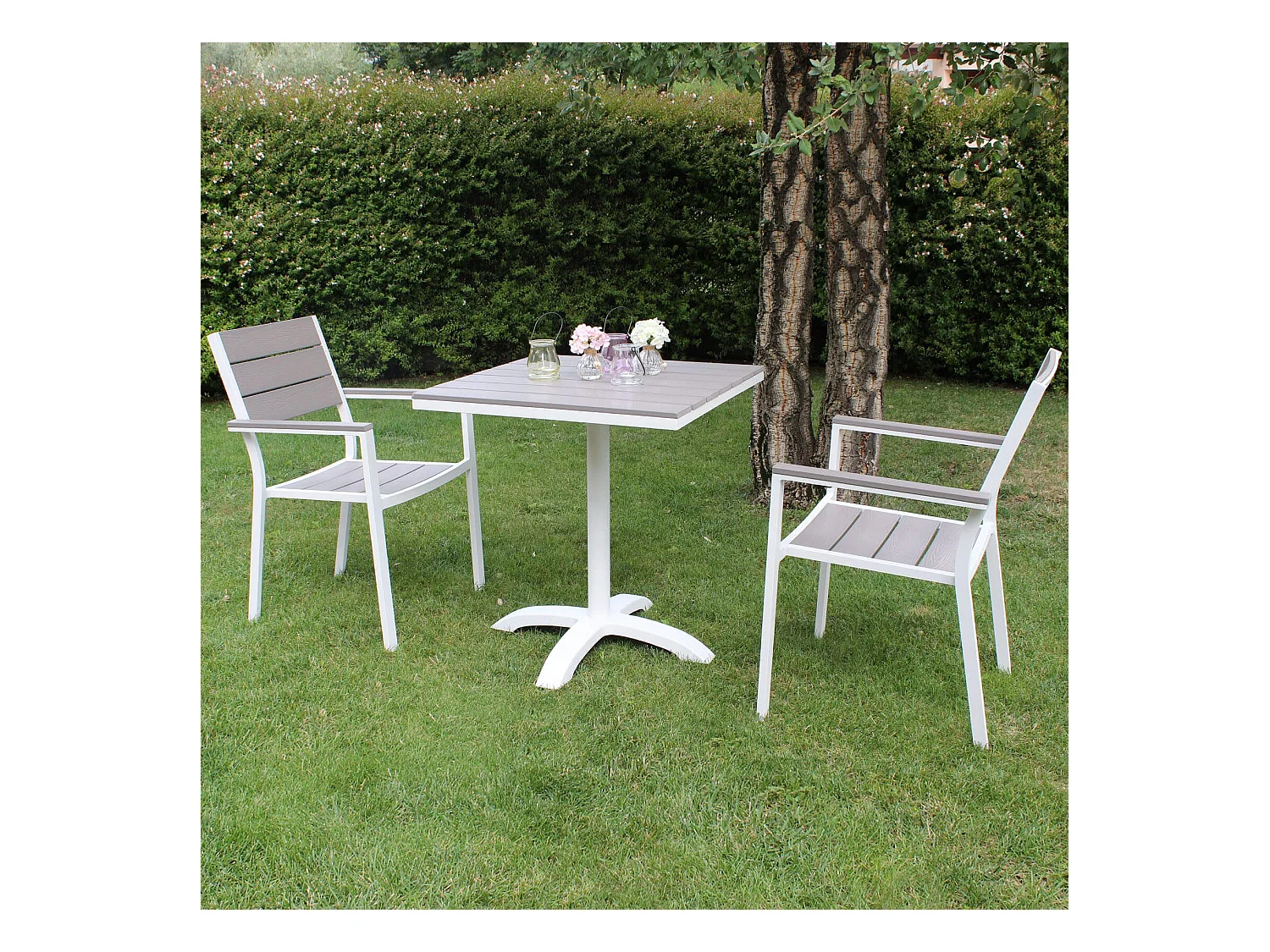 MilaniHome.it - Poltrona Impilabile In Alluminio Bianco Per Giardino Portico Terrazzo, Per Locali, Bar, Ristoranti, Agriturismo, Pasticceriedi coloreBianco