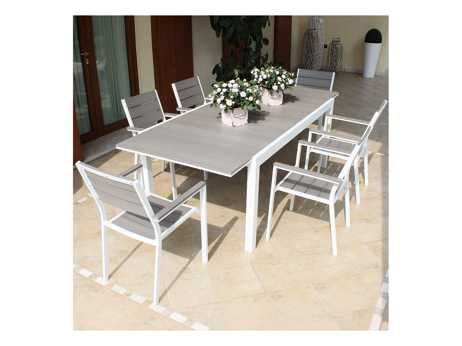 MilaniHome.it - Poltrona Impilabile In Alluminio Bianco Per Giardino Portico Terrazzo, Per Locali, Bar, Ristoranti, Agriturismo, Pasticceriedi coloreBianco