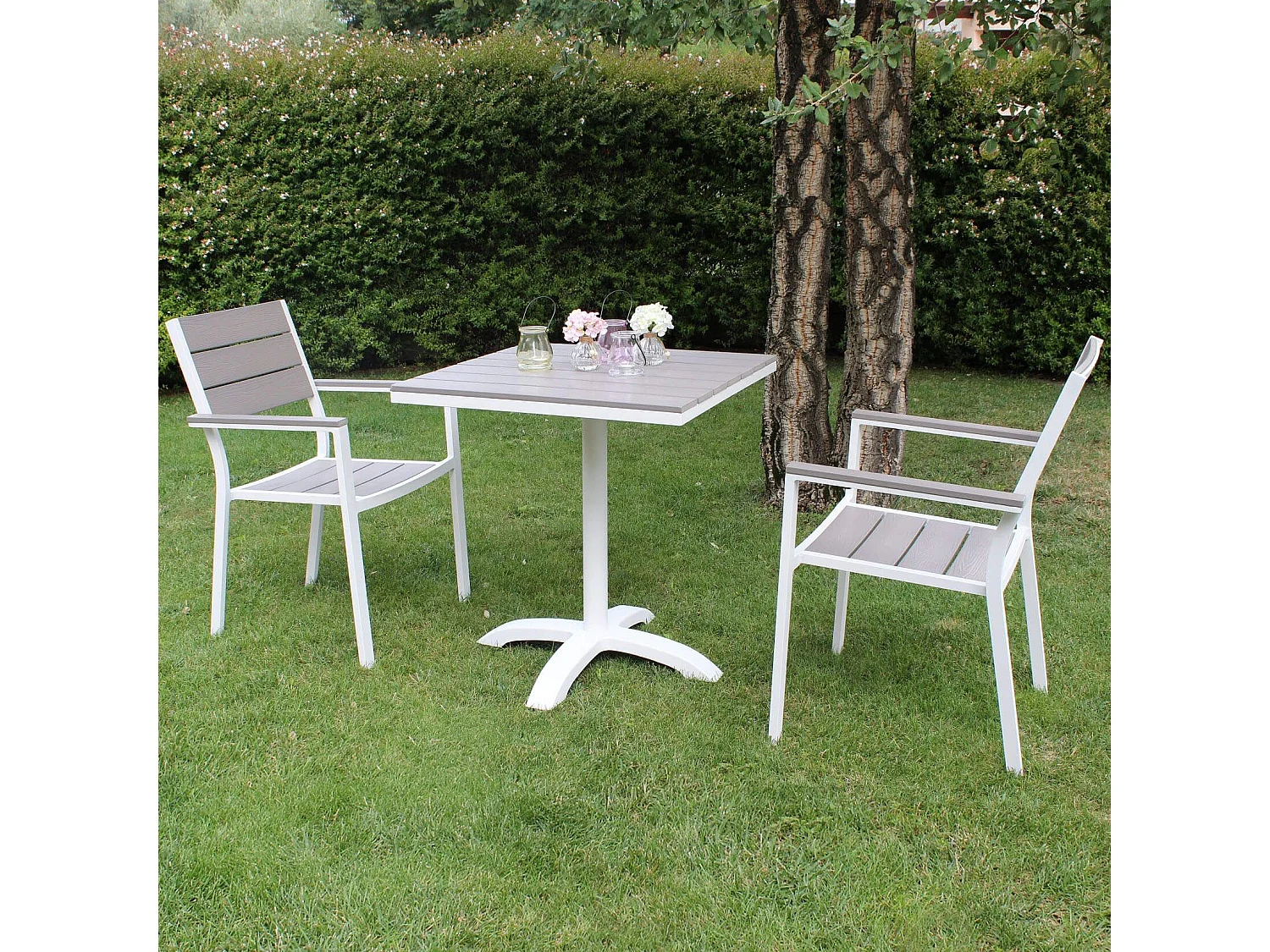 MilaniHome.it - Poltrona Impilabile In Alluminio Bianco Per Giardino Portico Terrazzo, Per Locali, Bar, Ristoranti, Agriturismo, Pasticceriedi coloreBianco