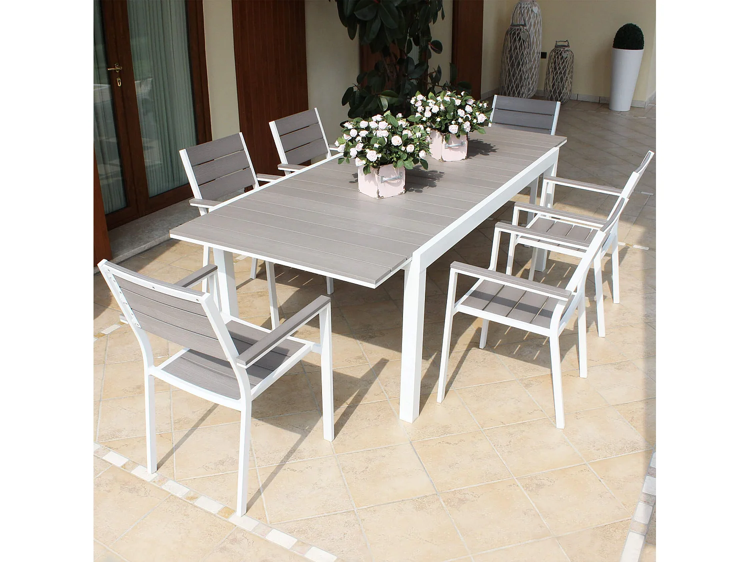 MilaniHome.it - Poltrona Impilabile In Alluminio Bianco Per Giardino Portico Terrazzo, Per Locali, Bar, Ristoranti, Agriturismo, Pasticceriedi coloreBianco