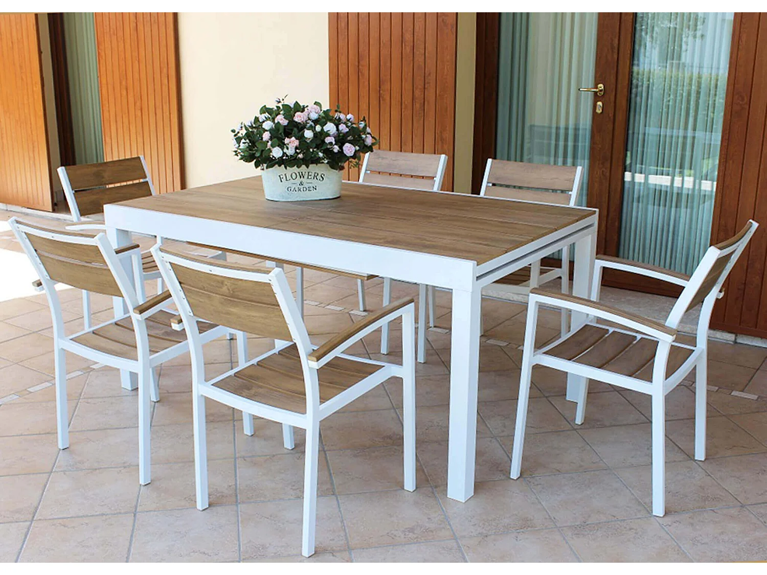 MilaniHome.it - Poltrona Impilabile In Alluminio E Polywood Da Esterno Giardino, Per Ristorante Agriturismo Albergo Hotel Colore Bianco,Marronedi coloreBianco