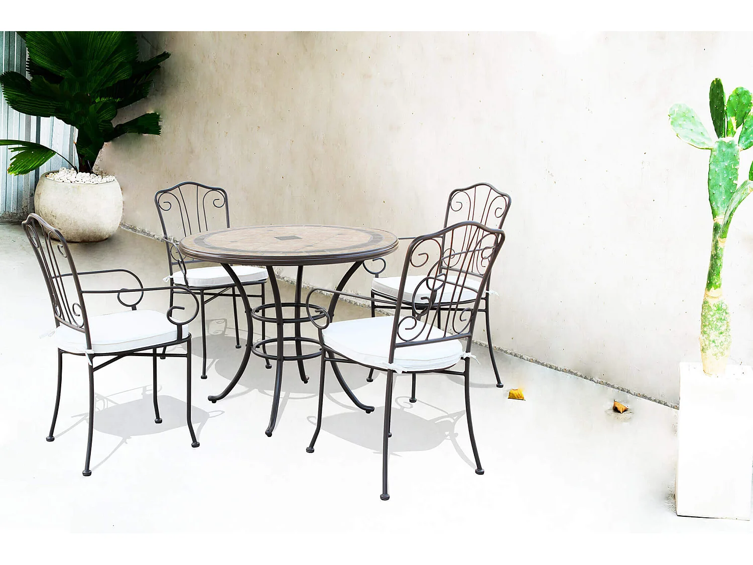 MilaniHome.it - Poltrona Impilabile In Ferro Tortora Per Esterno Giardino, Portico, Ristorante, Gelateria Bar Hotel Albergodi coloreTaupe