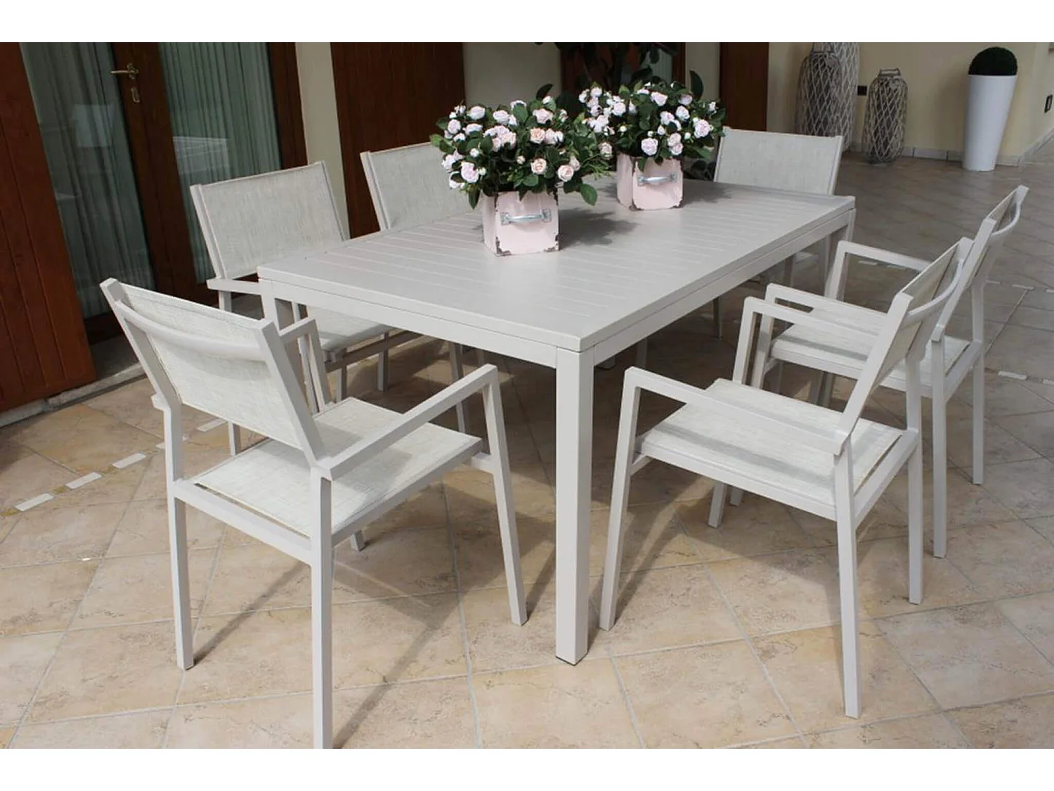 MilaniHome.it - Poltrona Impilabile In Alluminio E Textilene Tortora Da Esterno Per Bar Pub Ristorante Agriturismo Pasticceria Albergo Hoteldi coloreTortora