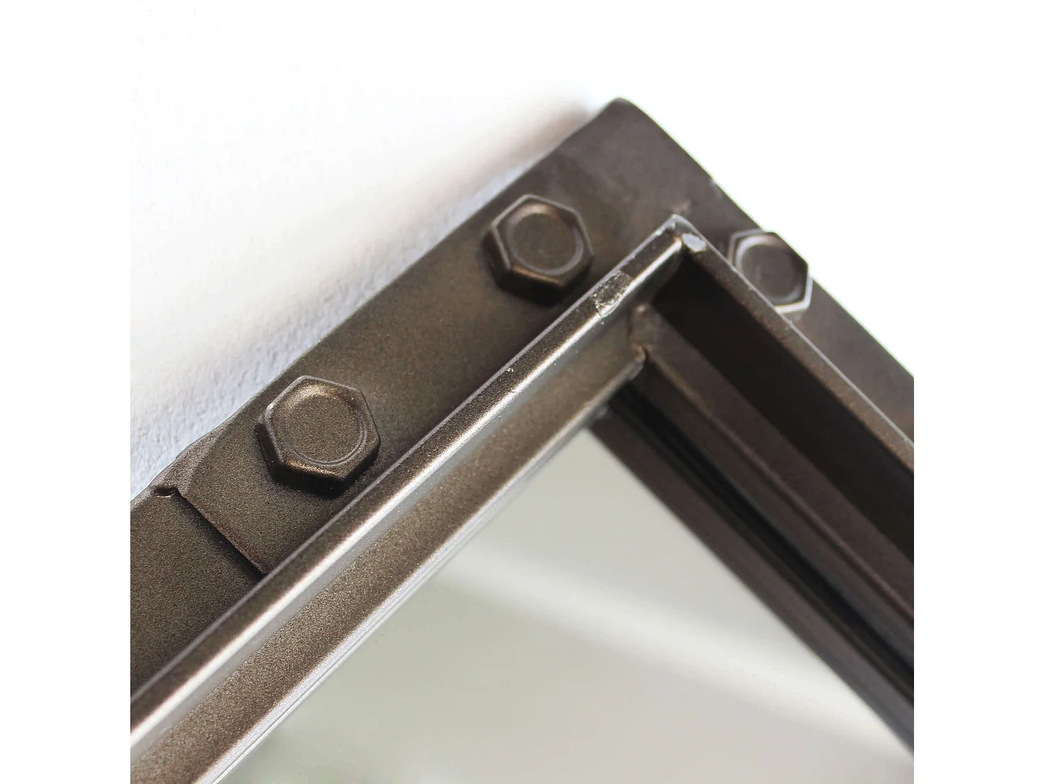 MilaniHome.it - Specchio In Ferro Per Camera Da Letto Moderno Design Stile Moderno Metallodi coloreAntracite