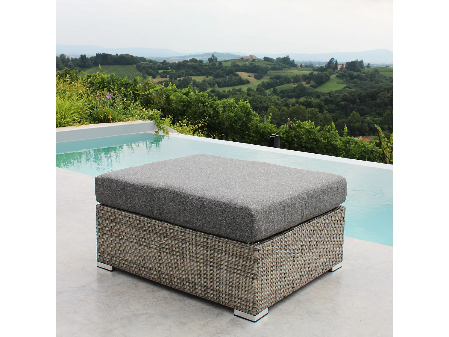 MilaniHome.it - poggiapiedi per salotto modulare da esterno in alluminio e wicker di design per esterno giardino cm 90 l x 77 p x 30 hdi coloreGrigio