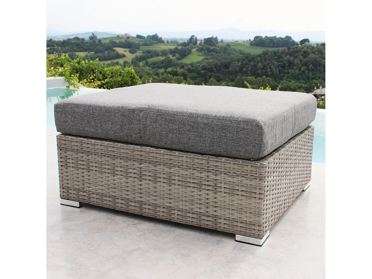 MilaniHome.it - poggiapiedi per salotto modulare da esterno in alluminio e wicker di design per esterno giardino cm 90 l x 77 p x 30 hdi coloreGrigio