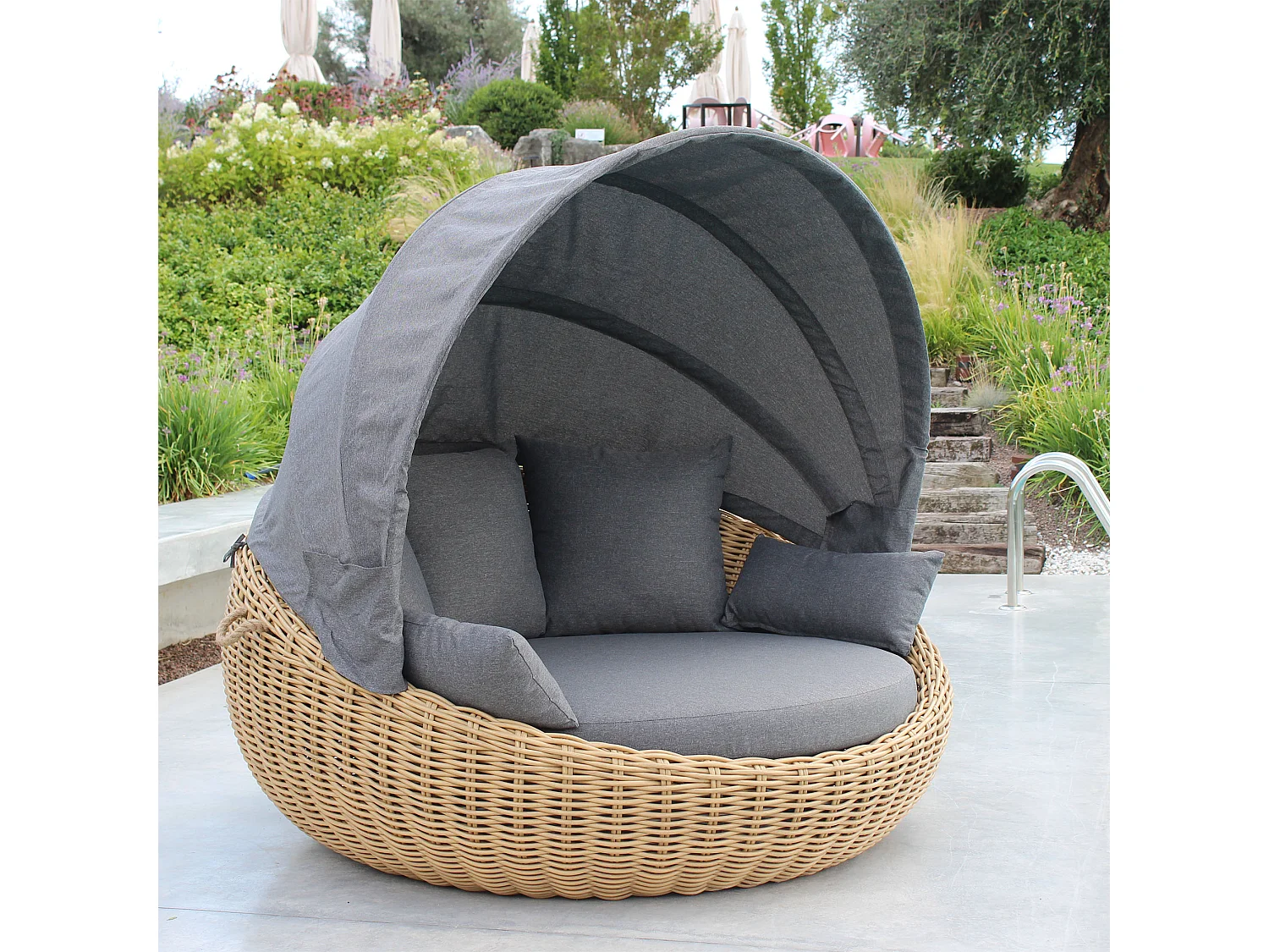 MilaniHome.it - conchiglione da esterno in alluminio e wicker di design per esterno giardino cm 170 l x 170 p x 94 hdi coloreGrigio
