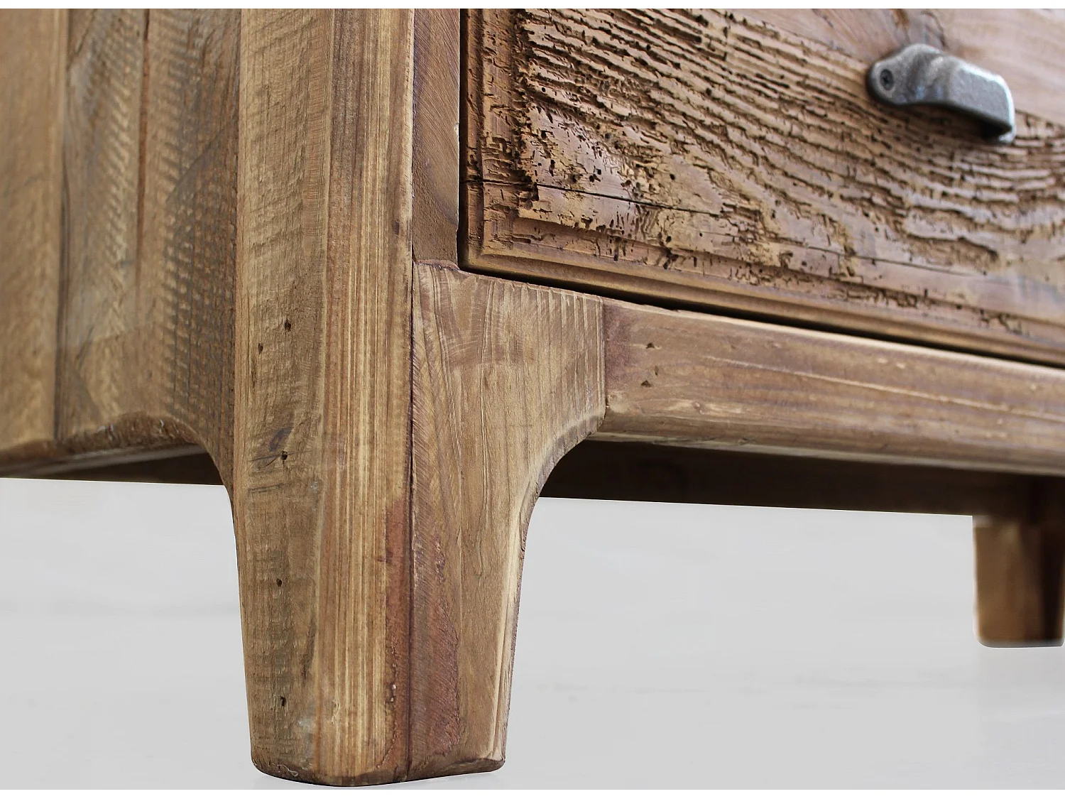 MilaniHome.it - cassettiera con 2 cassetti e 2 ante in legno di pino riciclato di design moderno in legno invecchiato pezzo unico cm 105x48x113 hdi coloreMarrone